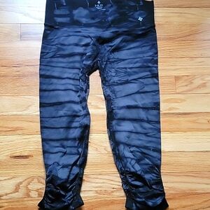 Nux Capri leggings